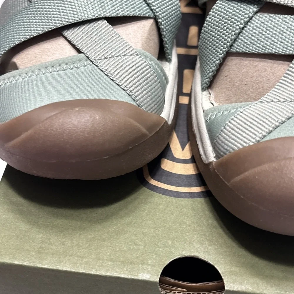 New With Box Keen Women's Whisper Sandals Lily Pad/ Plaza Taupe Sz 6.5 102